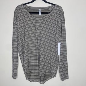 Athleta new with tags women’s long sleeve black and white stripe top size medium